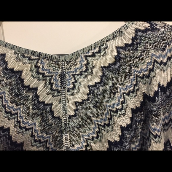 White House Black Market zig zag silky sweater - Picture 3 of 4